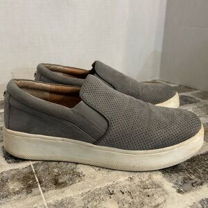 Steve Madden Genette Gray Flats for Everyday Comfort Women’s Size 8.5